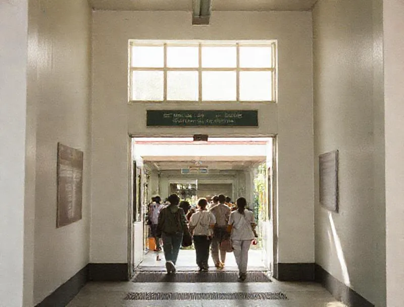 Pintu keluar Stasiun Pondok Cina